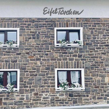 Eifeltoerchen Bed & Breakfast Kirchheim  Bagian luar foto